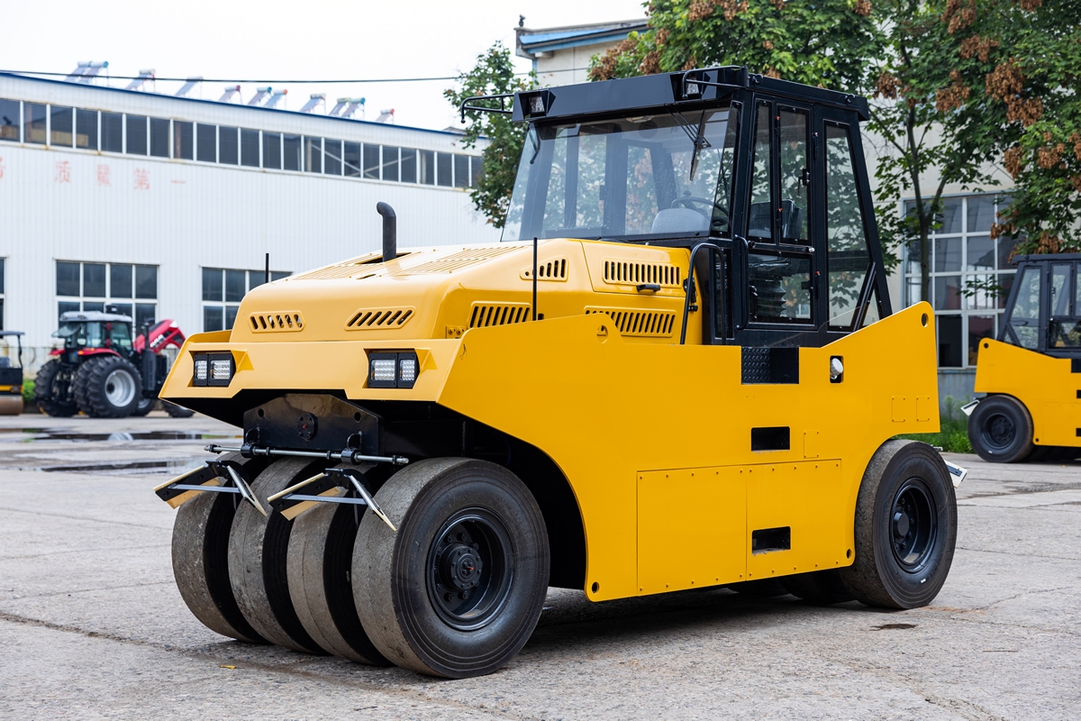 雙膠輪座駕壓路機BM2030